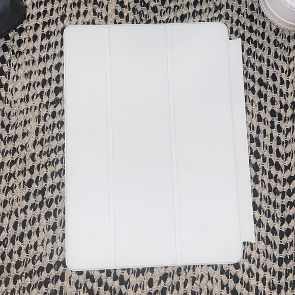 Apple IPad cover - Picture 1 of 2